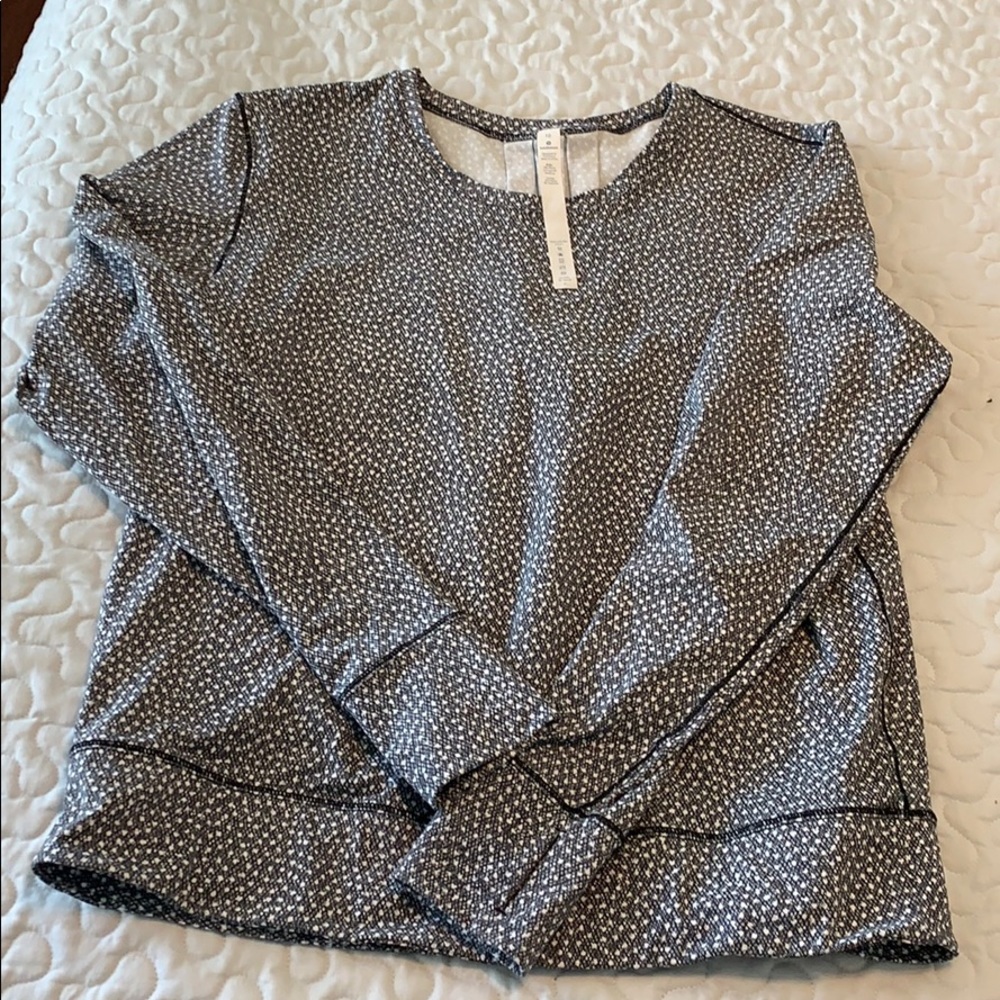 Lululemon long sleeve top size 10